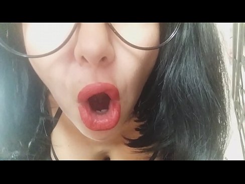 ❤️ Mil, ní ligfidh do leasmham duit dul ar scoil inniu... tá an iomarca de dhíth orm... Porn  linn