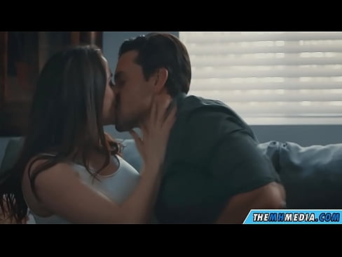 ❤️ Gnéas rómánsúil le mamaí busty maith Porn linn