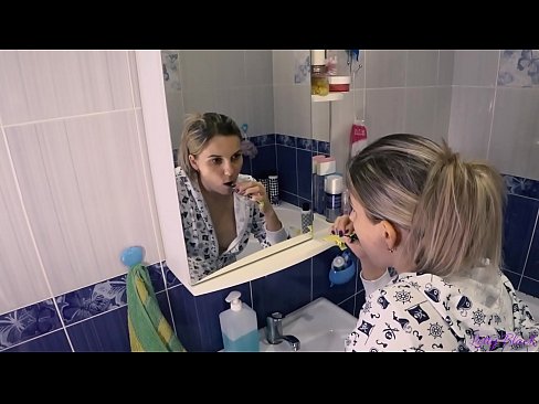 ❤️ Críochnaíonn Hack le óga i pitseámaí cum ó bhéal i asal - letty black Porn linn